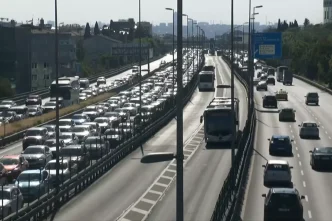 kurban bayrami arifesinde trafik durma noktasina 18715508 9171 amp