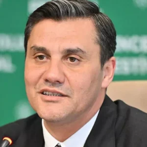 manisa buyuksehir belediye baskani ferdi zeyrek 18720605 2005 amp