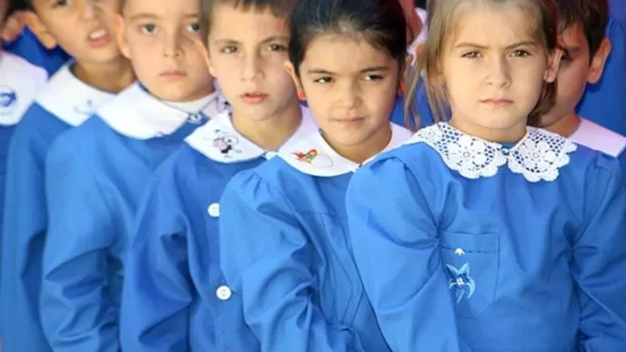 okullarda serbest kiyafet kalkiyor yeniden forma 18769822 1652 amp