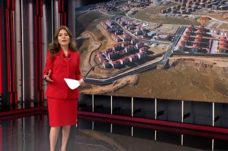 tv100 Ana Haber sunucusu Kubra Par Murat Kurumu bu basarisi