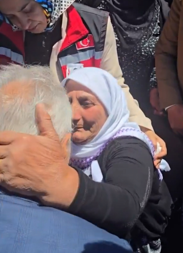 Şehit Celalettin Uyanık'ın annesi, Cumhurbaşkanı Erdoğan'a Kürtçe selam gönderdi