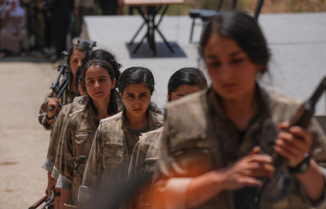 Silahlarını yakarak imha eden PKK'lıların kimlikleri belli oldu! İşte Bese Hozat'ın gerçek adı