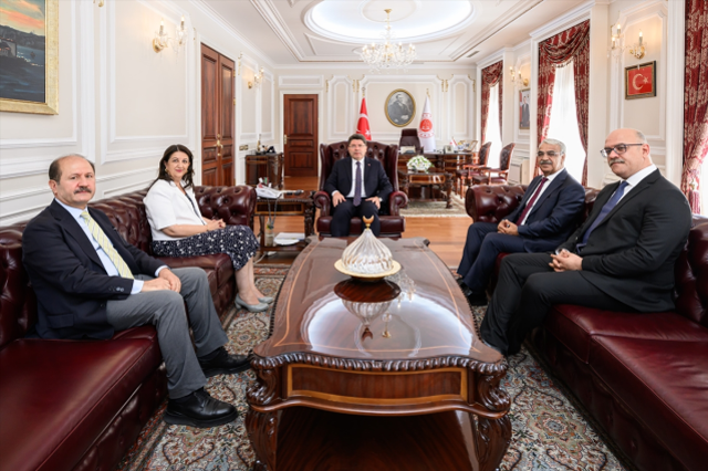 DEM Parti heyetiyle görüşen Adalet Bakanı Tunç'tan açıklama