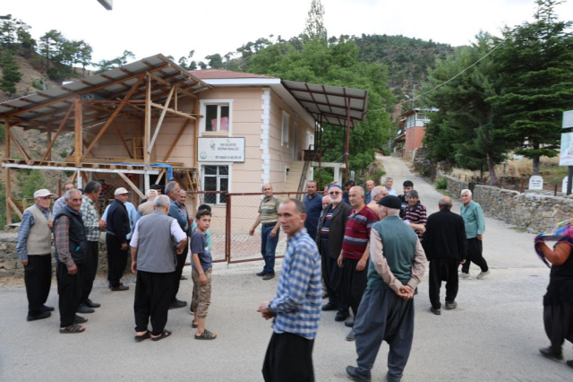 Muhtar 8 yıl boyunca köylüyü kandırdı, gerçek seçimi kaybedince ortaya çıktı