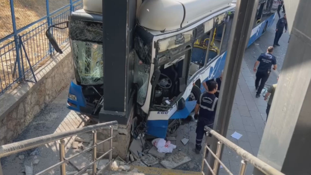Ankara'da zincirleme kaza! 20 kişi yaralandı