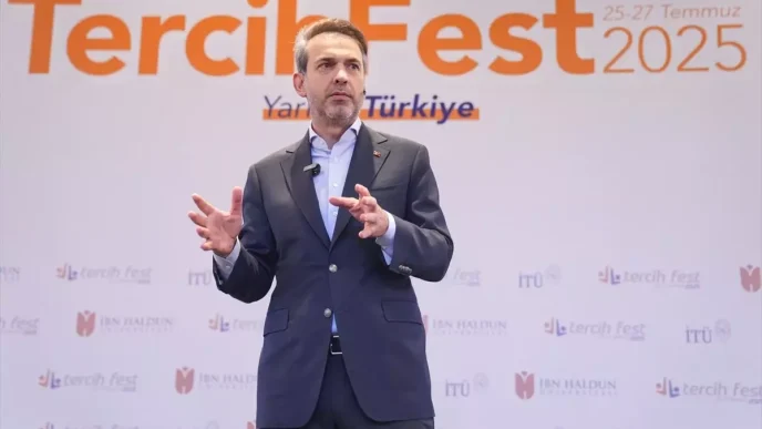 Bakan Bayraktar TercihFest 2025te universite adaylariyla bulustu Aciklamasi