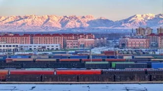 Cin Avrupa Yuk Treni Seferleri Xinjiangda Artti