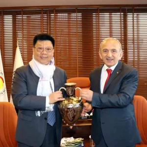 Cin Baskonsolosu Manisa TSOyu Ziyaret Etti