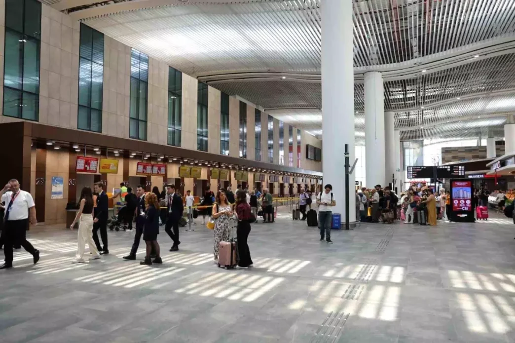 Cukurova Uluslararasi Havalimani 10 Ayda 45 Milyon Yolcu Agirladi