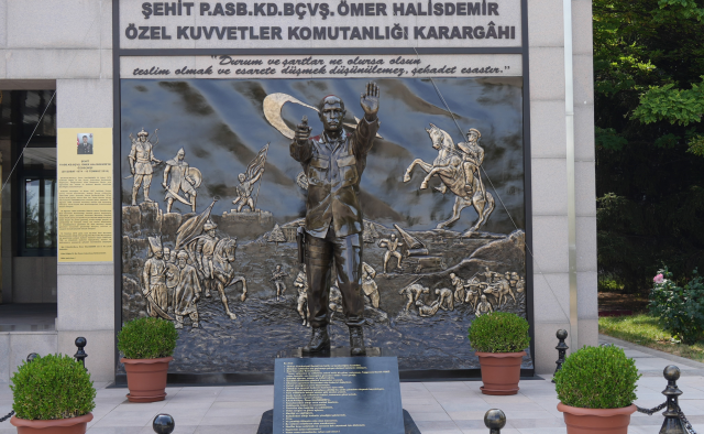 Darbe girişiminin seyrini değiştiren şehit Ömer Halisdemir'in kanı koruma altında