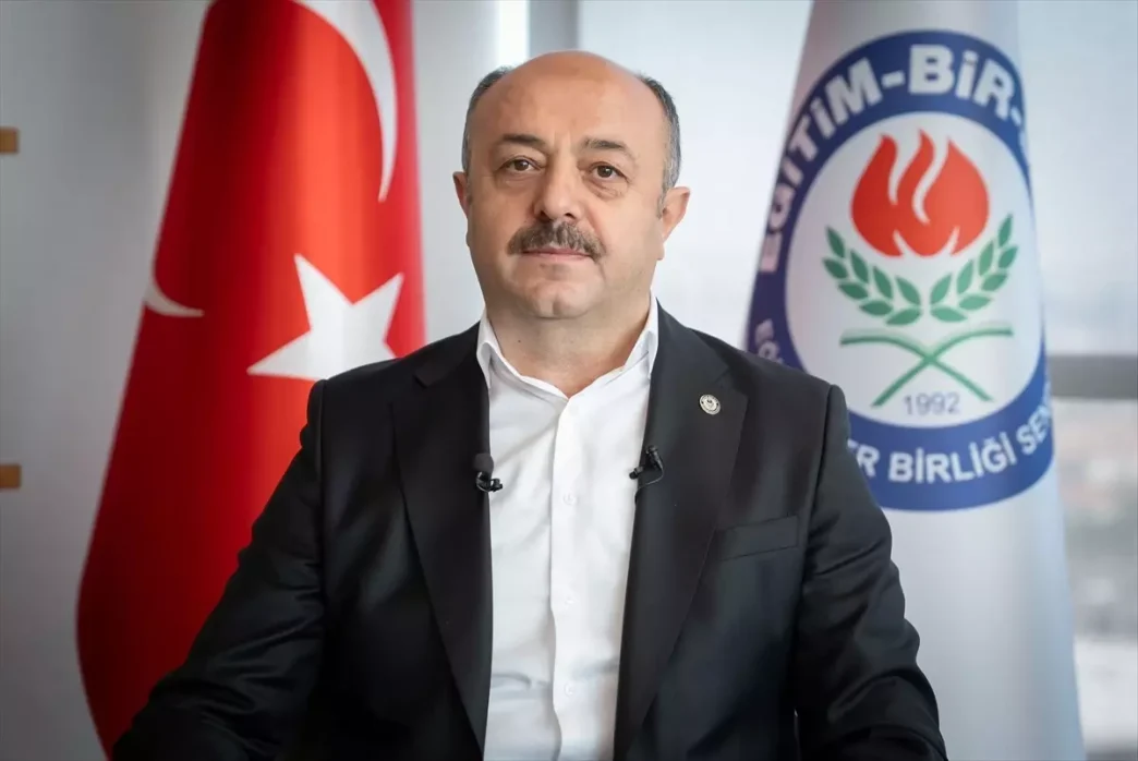 Egitim Bir Sen 15 milyon egitim calisaninin taleplerini toplu sozlesme masasina