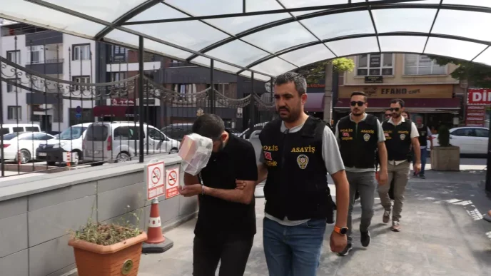 Eskisehirde Sahte Kimlikle Arsa Dolandiriciligi 7 Gozalti