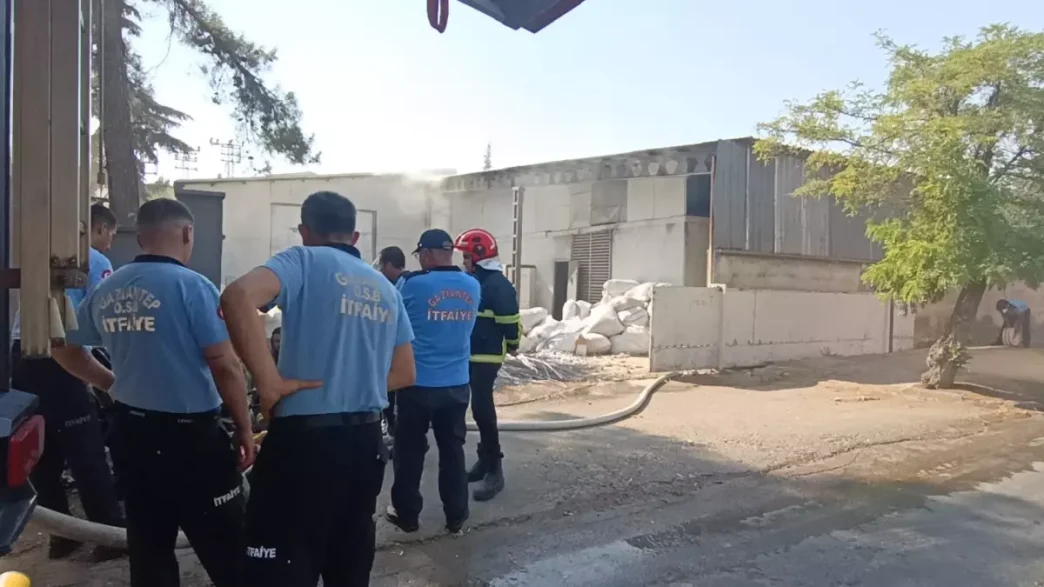 Gaziantepte Tekstil Fabrikasinda Yangin Cikti