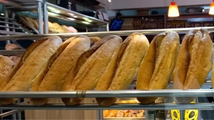 Izmirde Ekmek Fiyatlari 15 TLye Yukseldi