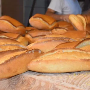 Izmirde Ekmek Fiyatlarina Zam Yapildi