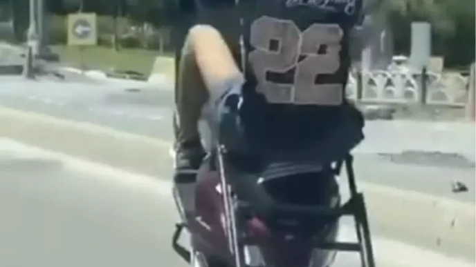 Sile Yolunda Motosiklet Surucusunun Tek Teker Tehlikesi Kamera Kaydinda