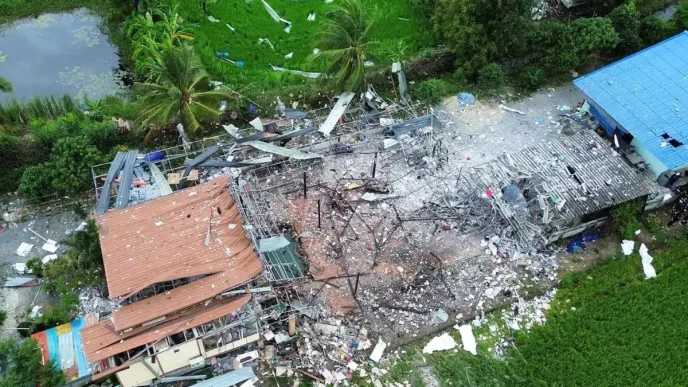 Taylandda Havai Fisek Fabrikasinda Patlama 9 Olu