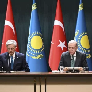 Tokayev Turkiyenin Savunma Teknolojilerini Ovdu