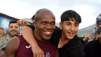 Trabzonspor Erzurum Kampinda Taraftarlariyla Bulustu