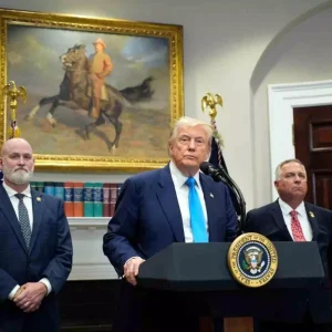 Trump Pakistan ile Petrol Anlasmasi Imzaladi