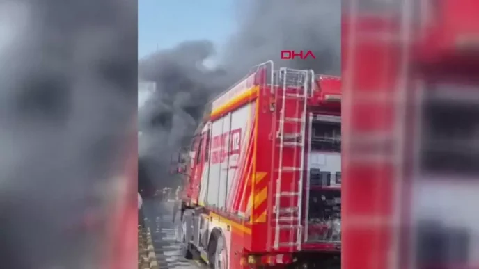 UMRANIYE DUDULLUDA IETT OTOBUSU YANDI 3