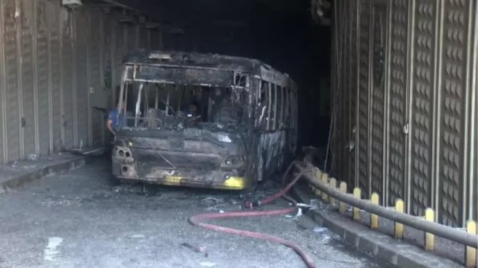Umraniye Dudullu Alt Gecitte IETT Otobusunde Yangin Cikti