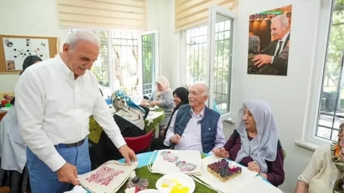 Umraniyede 65 Yas Ustu Vatandaslar Icin Aktif Yas Al Projesi