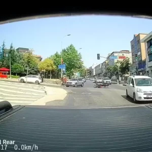 Umraniyede Kirmizi Isikta Yayaya Motosiklet Carpti