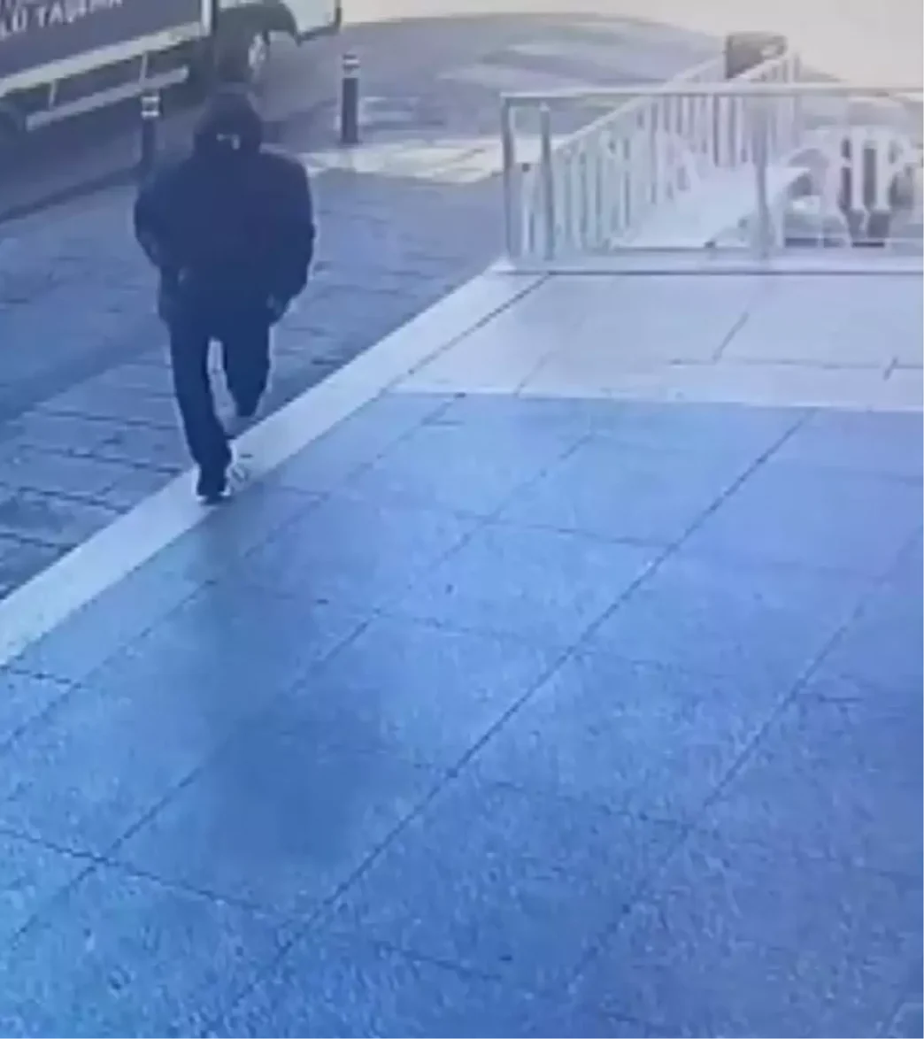 Umraniyede Kuyumcu Soygunu Girisimi 5 Supheli Yakalandi