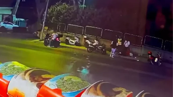 Umraniyede Motosiklet Kazasi Biri Yarali Digeri Kacti