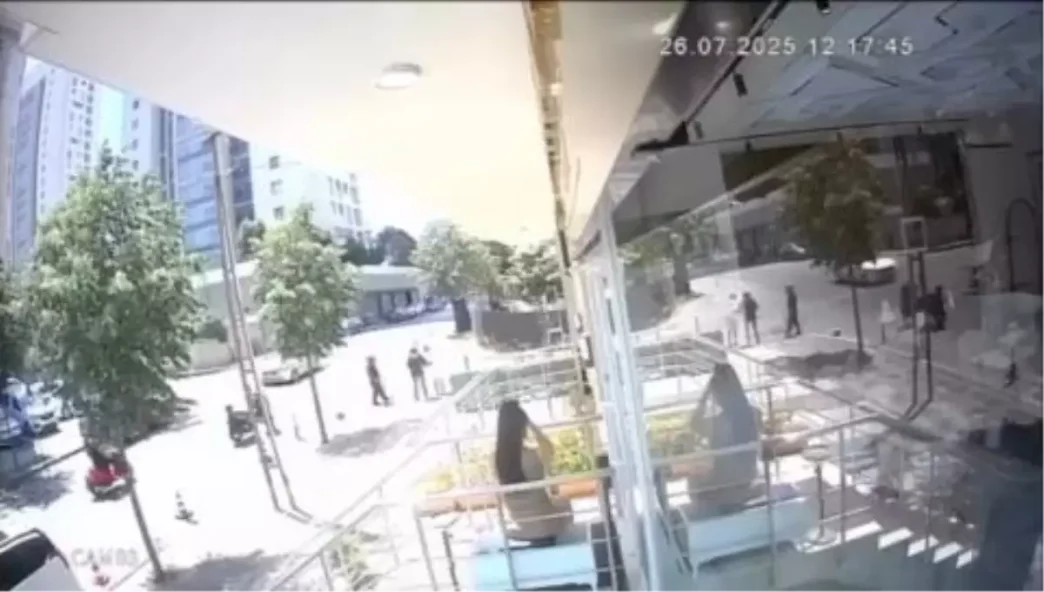 Umraniyede Motosikletli Saldiri Bir Kisi Yaralandi