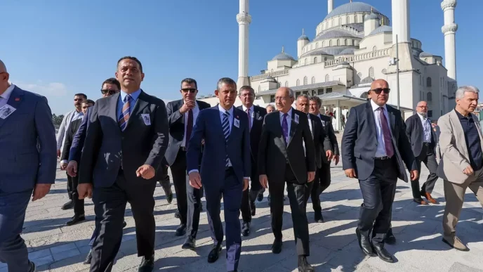 ozel ve kilicdaroglu cenaze toreninde bir araya 18829862 1847 amp