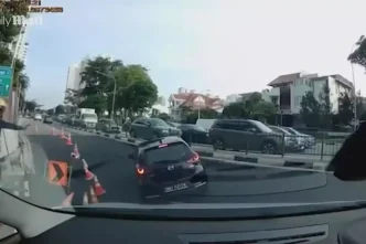 yol coktu arac dev cukura gomuldu surucu son 18896275 903 amp