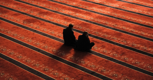 İstanbul namaz vakitleri 6 Ağustos 2025! İstanbul öğle namazı saat kaçta? Sabah, öğle, ikindi, akşam