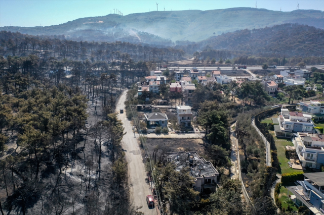 Çanakkale Merkez'de dün başlayan orman yangını büyük ölçüde kontrol altına alındı