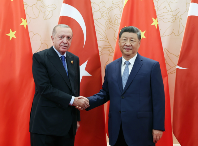 Cumhurbaşkanı Erdoğan Çin'de Pakistan Başbakanı Şerif ile görüştü