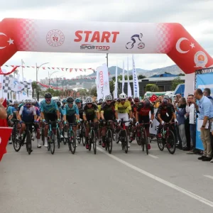3 Uluslararasi Kurtulus Yolu Bisiklet Turu Samsunda Basladi