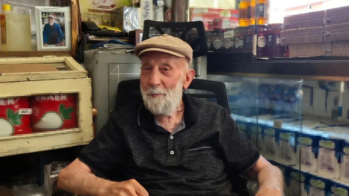 76 Yildir Ayni Dukkanin Sahibi Rustu Amca