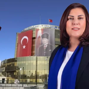 AK Partiye gecen Ozlem Cercioglundan belediye personelini mest eden hamle