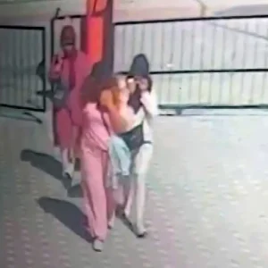 Adanada Altin Hirsizligi 3 Kadin 200 Bin Lira Caldi