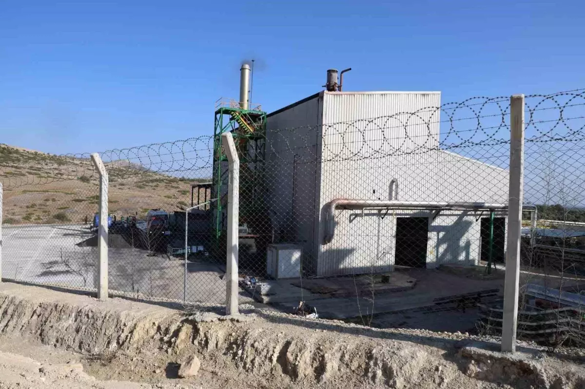Adanada Etil Alkol Uretim Tesisinde Yangin Cikti