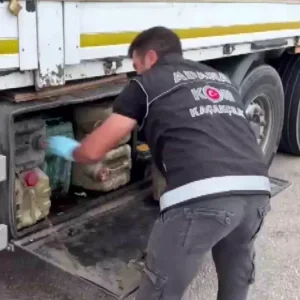 Adanada Gumruk Kacagi 149 Cep Telefonu Ele Gecirildi