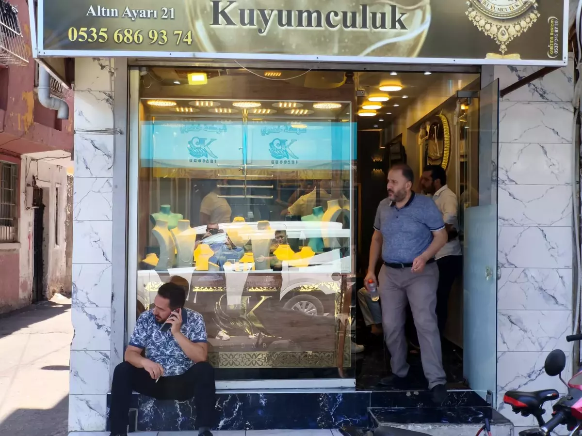 Adanada Kuyumcuya Silahli Soygun Iki Yarali