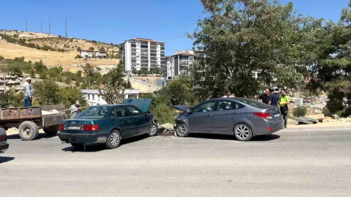 Adiyamanda Kafa Kafaya Carpisma 2 Yarali