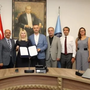 Akdeniz Universitesinde Turkiyenin En Buyuk Gunes Enerji Santrali Projesi Imzalandi