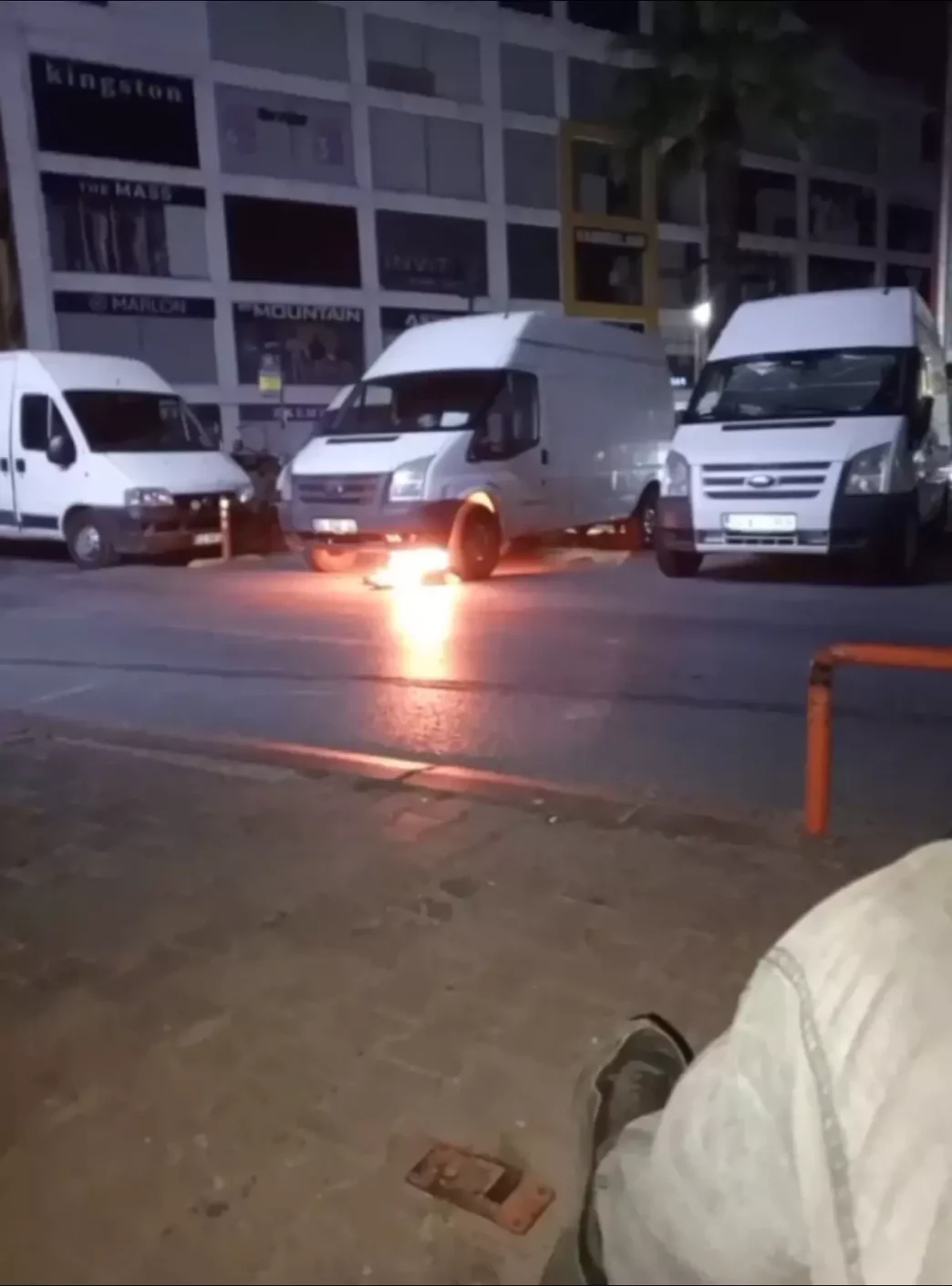 Alacak Kavgasi Eski Calisan Araclari Atese Verdi