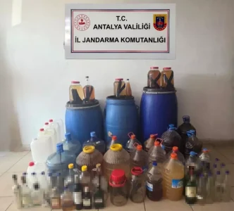 Alanyada Jandarma Operasyonu Cok Sayida Sahte Icki Ele Gecirildi