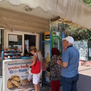 Antalyada Halk Ekmek Bufelerinde 25 Tur Unlu Mamul Satisi Basladi