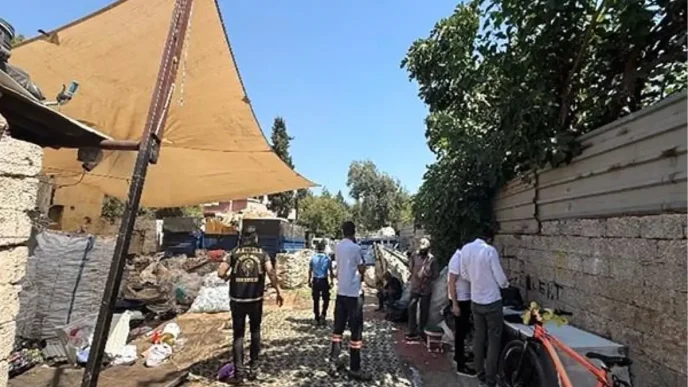 Antalyada Hurdaci ve Spotculara Yonelik Denetim 8 Is Yeri Kapatildi