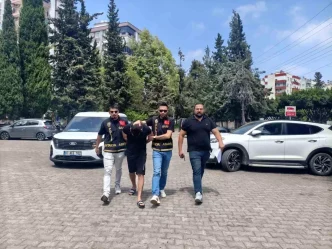 Antalyada Kuyumcudan 18 Bilezik Gasbeden Supheli Yakalandi